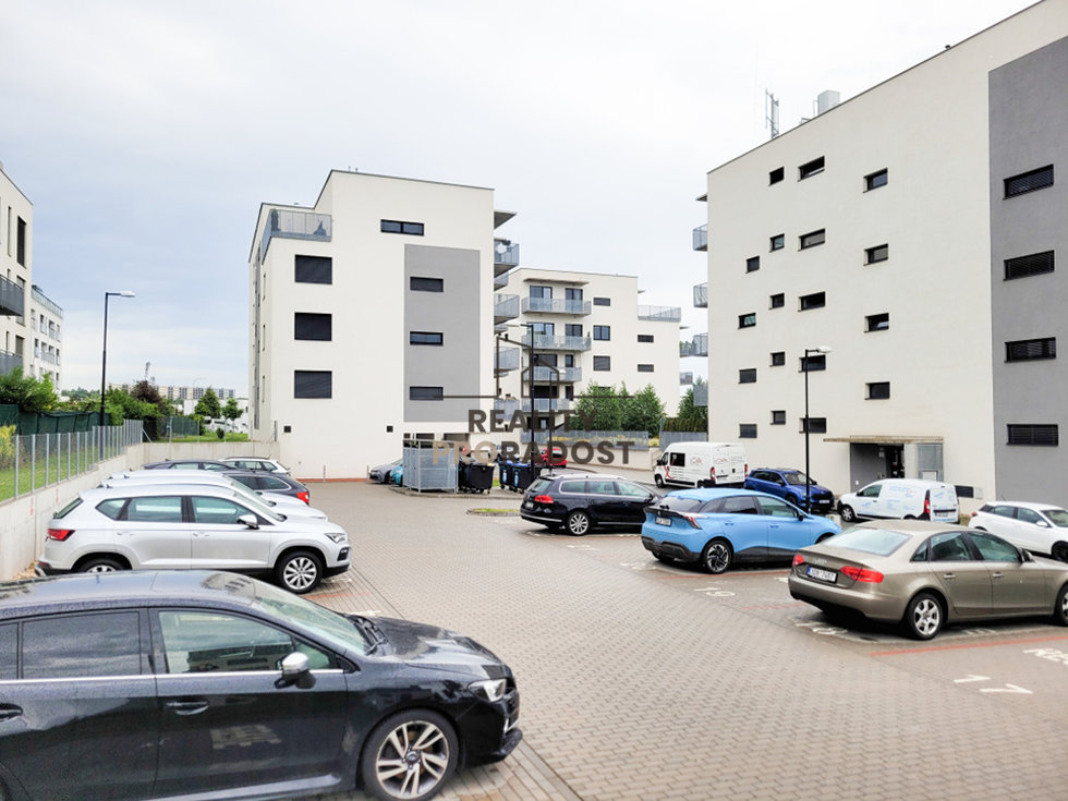 Prodej parkovacího místa 12 m², Brno