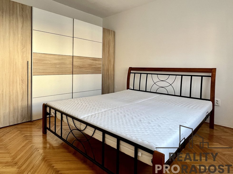 Pronájem bytu 2+1 55 m², Boleradice