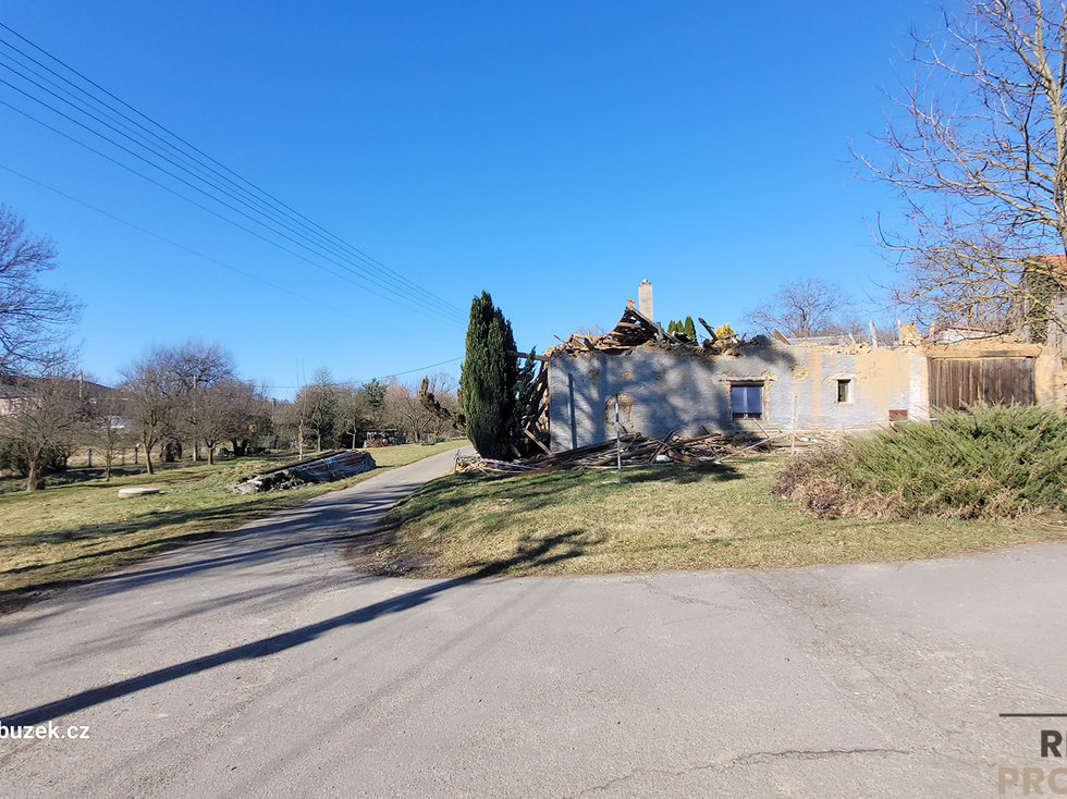 Prodej stavební parcely 711 m², Šišma