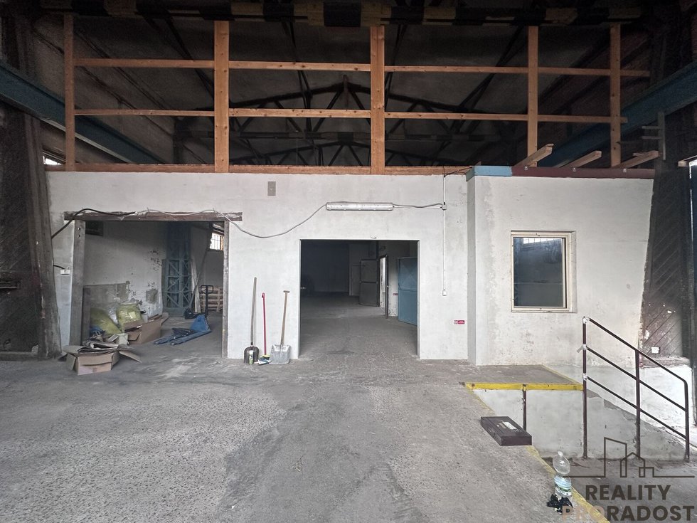 Pronájem skladu 280 m², Blansko
