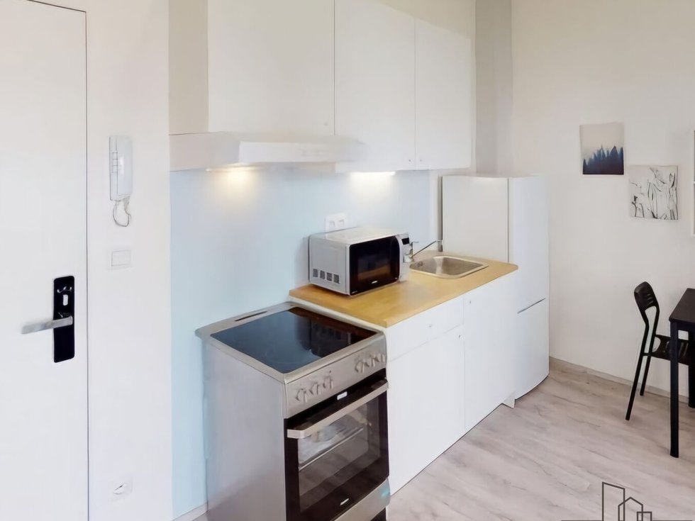 Pronájem bytu 2+1 33 m², Brno