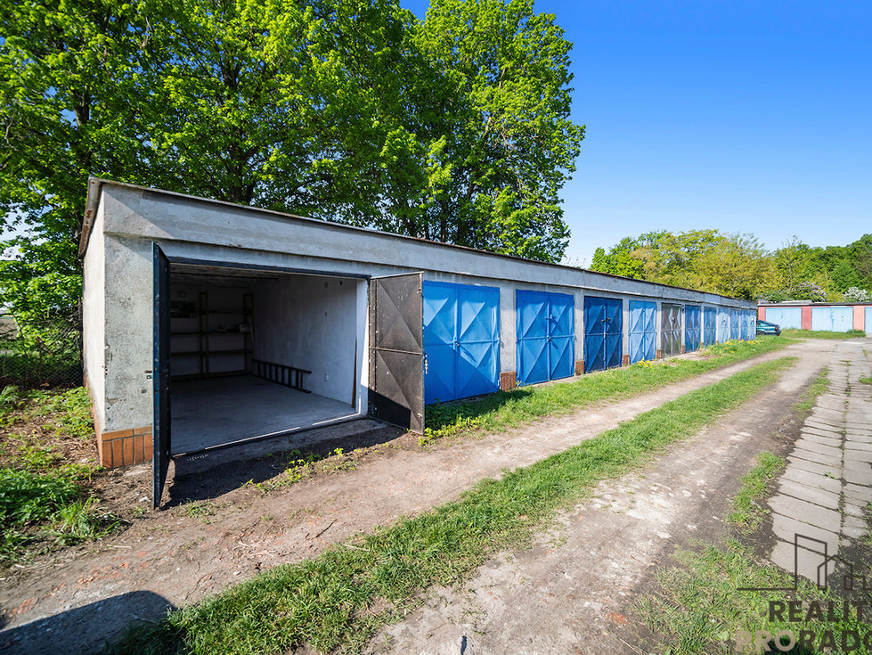 Pronájem garáže 20 m², Pardubice