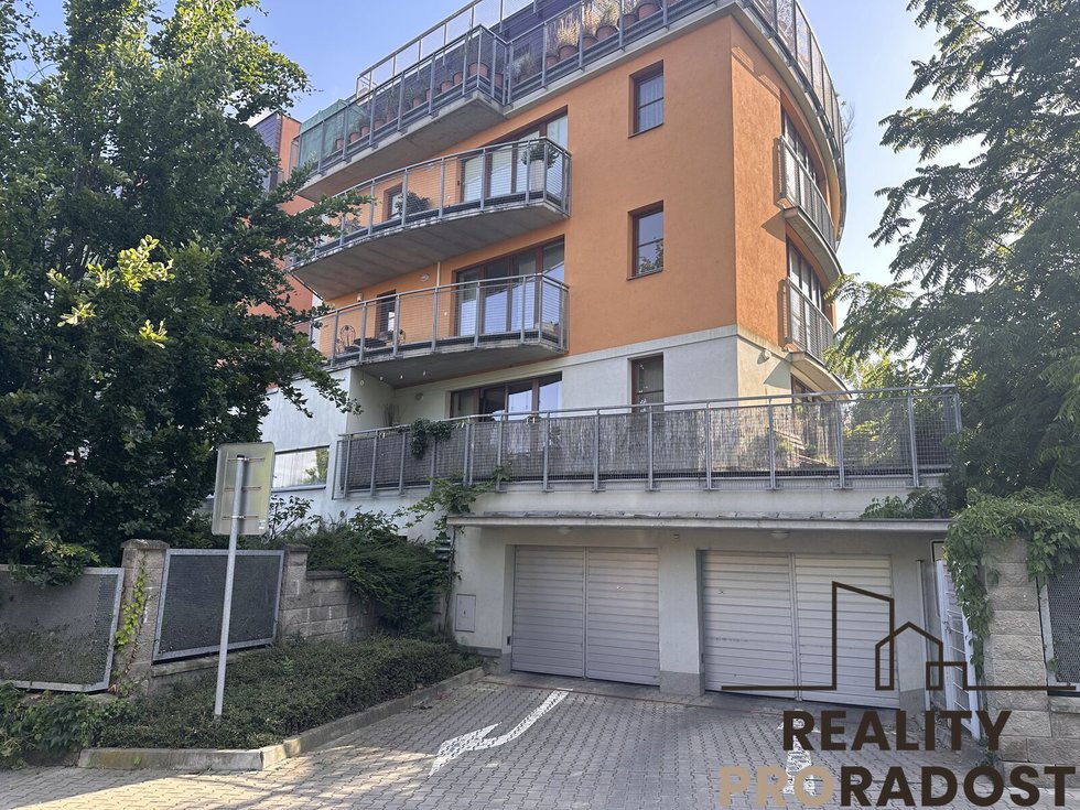 Prodej podílu bytu 3+kk 174 m², Praha