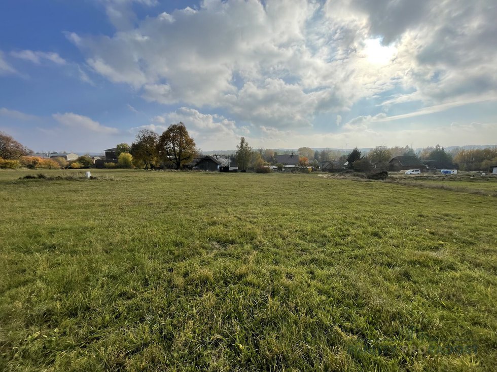 Prodej stavební parcely 1255 m², Maletín