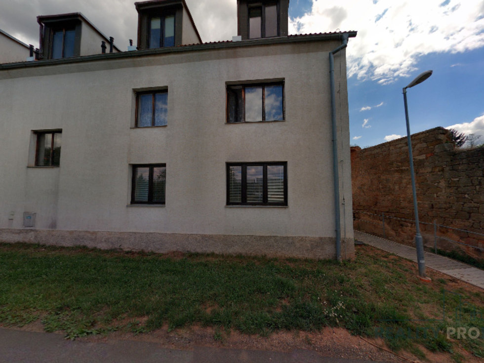 Pronájem bytu 1+1 40 m², Hořesedly