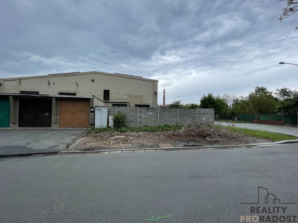 Pronájem parkovacího místa 18 m², Pardubice