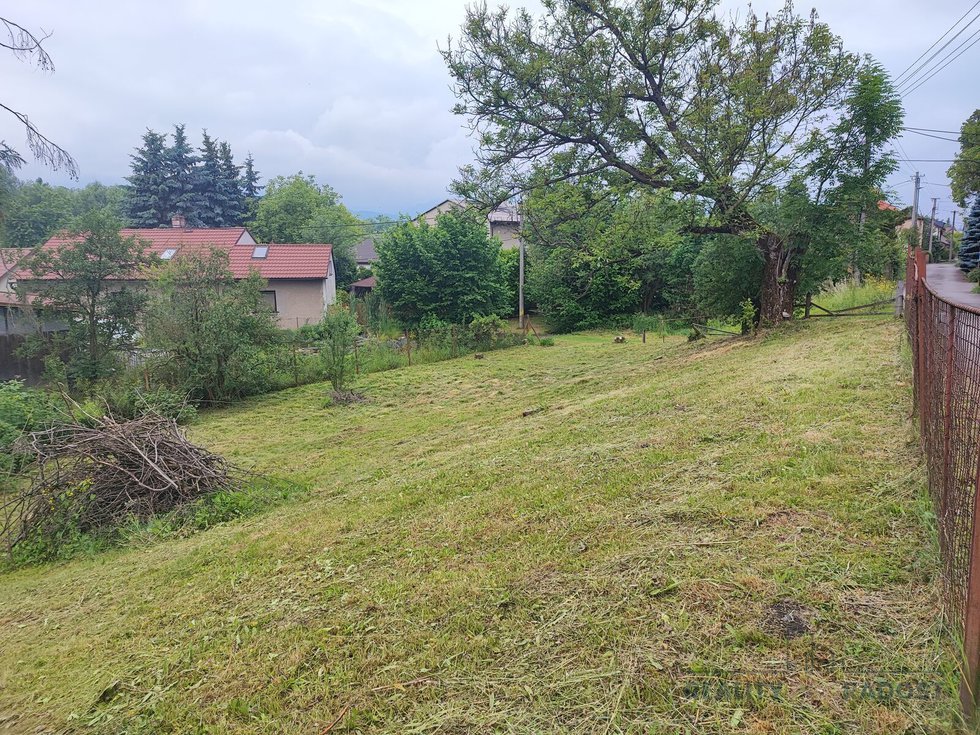 Prodej stavební parcely 532 m², Návsí