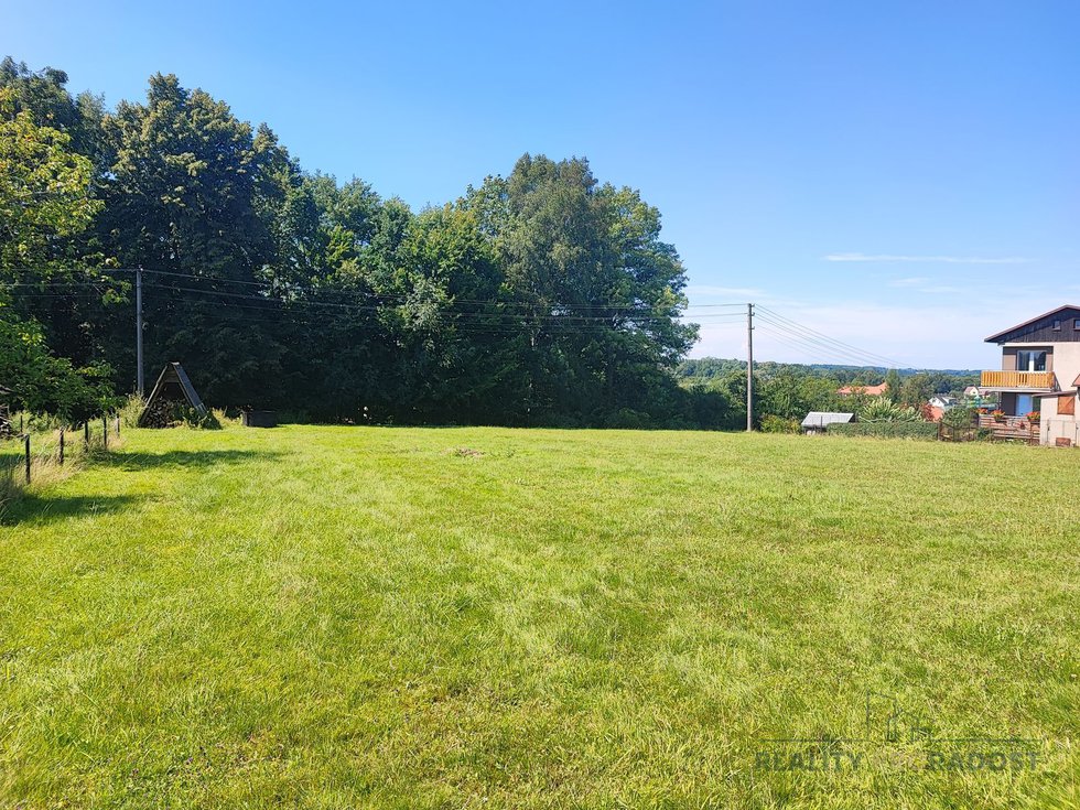 Prodej stavební parcely 3286 m², Hrádek