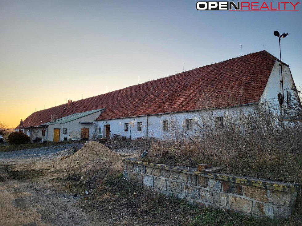 Prodej zemědělského objektu 3100 m², Koněšín