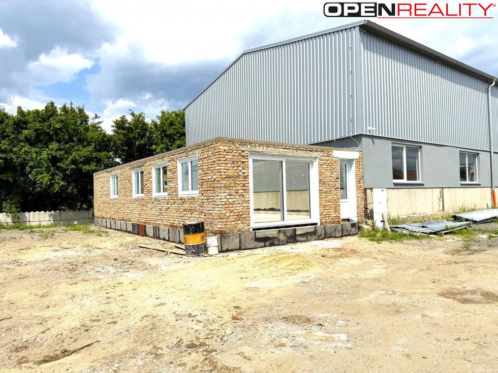 Pronájem skladu 981 m², Dražovice