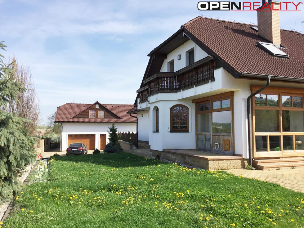 Prodej rodinného domu 300 m², Březsko