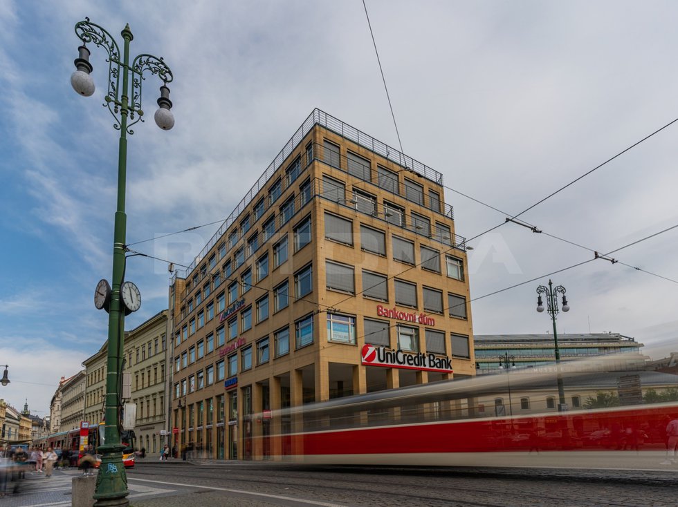 Pronájem kanceláře 240 m², Praha