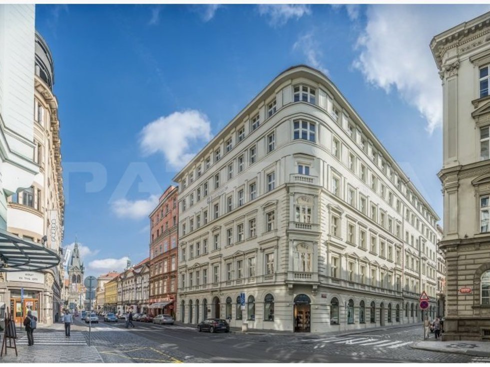 Pronájem kanceláře 344 m², Praha