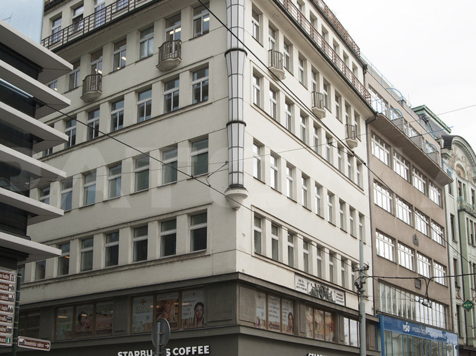 Pronájem kanceláře 295 m², Praha