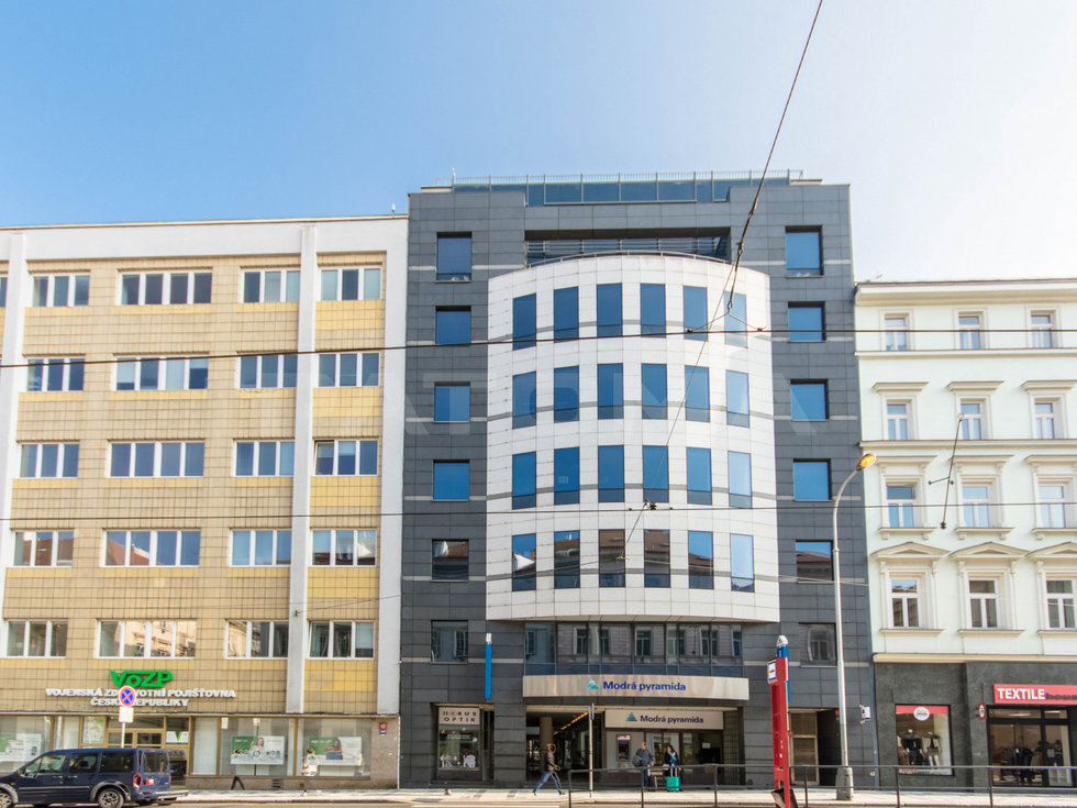 Pronájem kanceláře 629 m², Praha