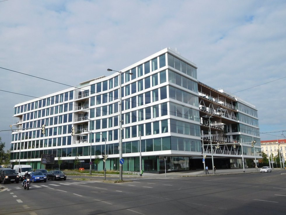 Pronájem kanceláře 658 m², Praha