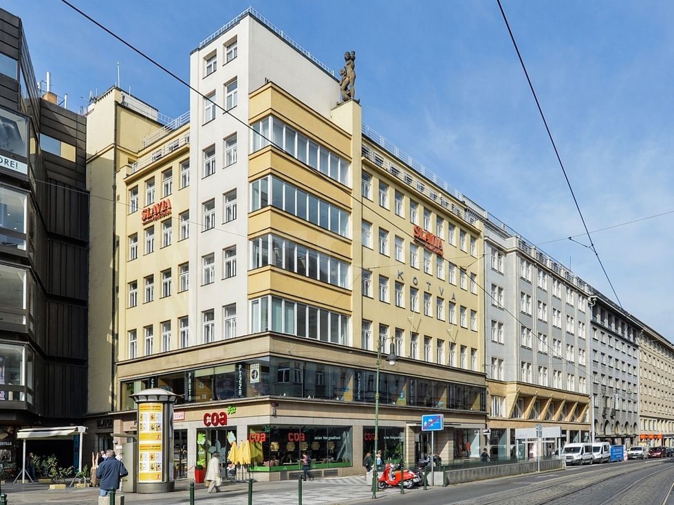 Pronájem kanceláře 300 m², Praha