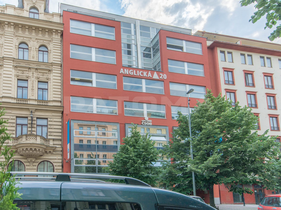Pronájem kanceláře 180 m², Praha