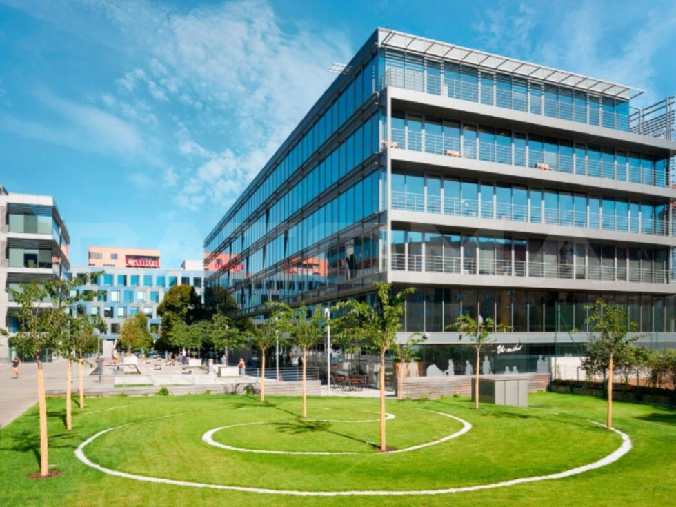 Pronájem kanceláře 369 m², Praha