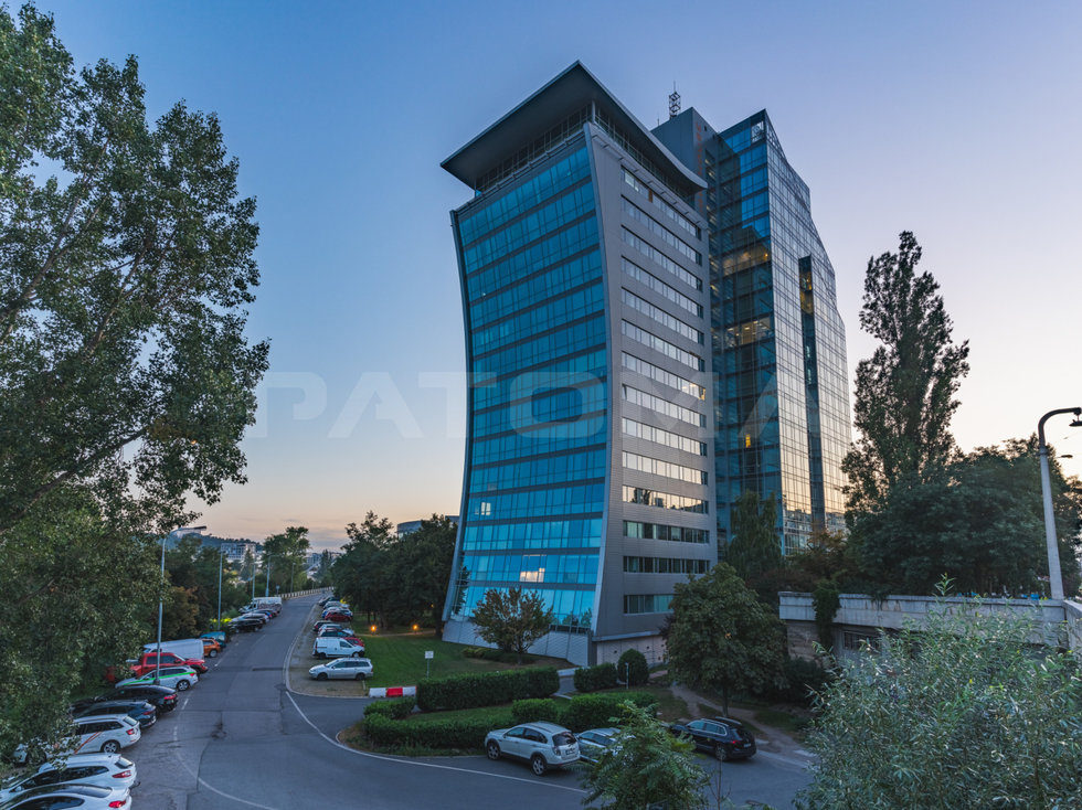 Pronájem kanceláře 478 m², Praha