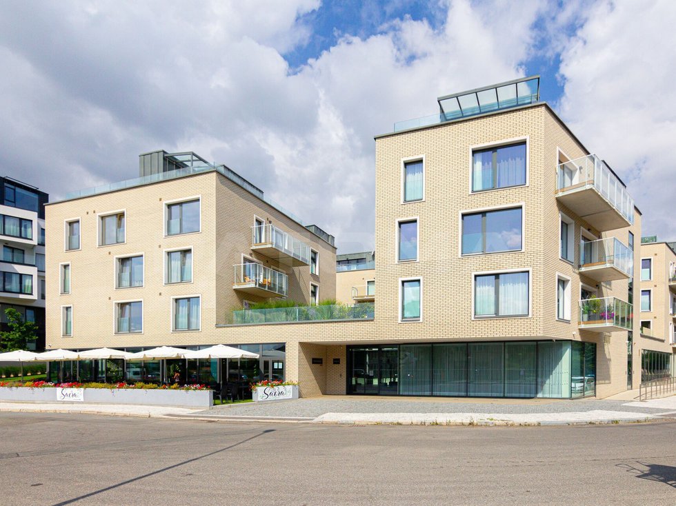 Pronájem obchodu 358 m², Praha