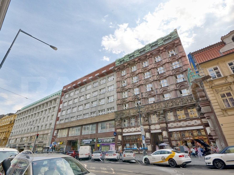 Pronájem kanceláře 258 m², Praha