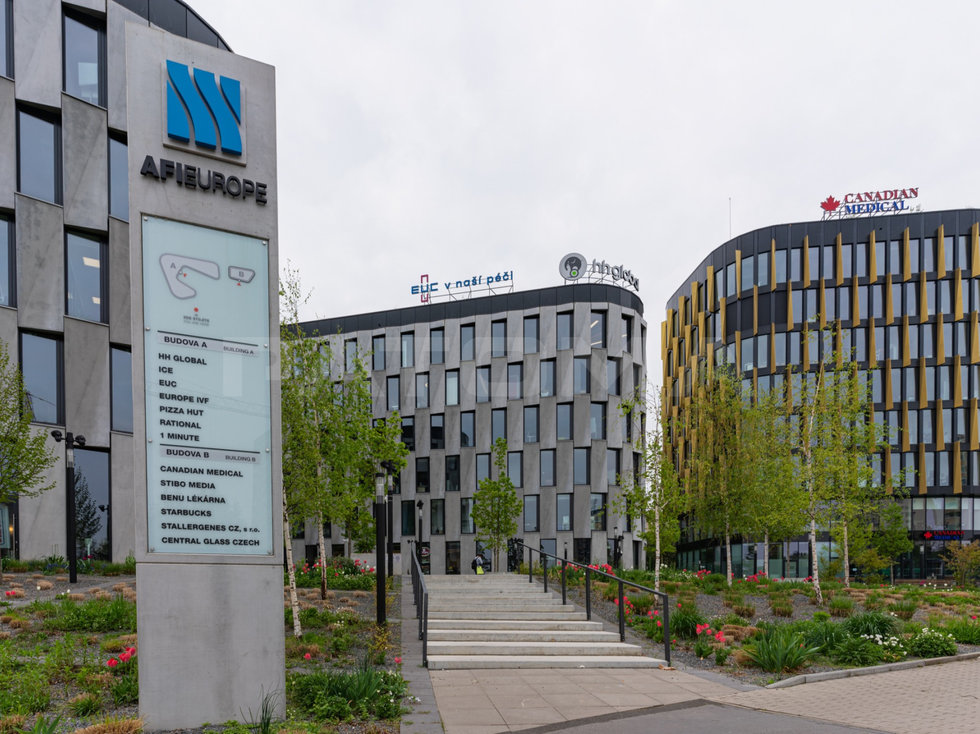 Pronájem kanceláře 719 m², Praha