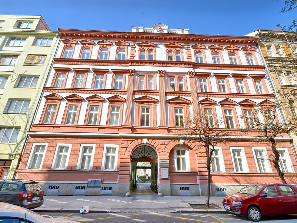 Pronájem kanceláře 180 m², Praha