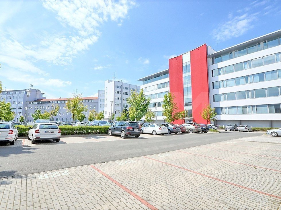 Pronájem kanceláře 1256 m², Praha