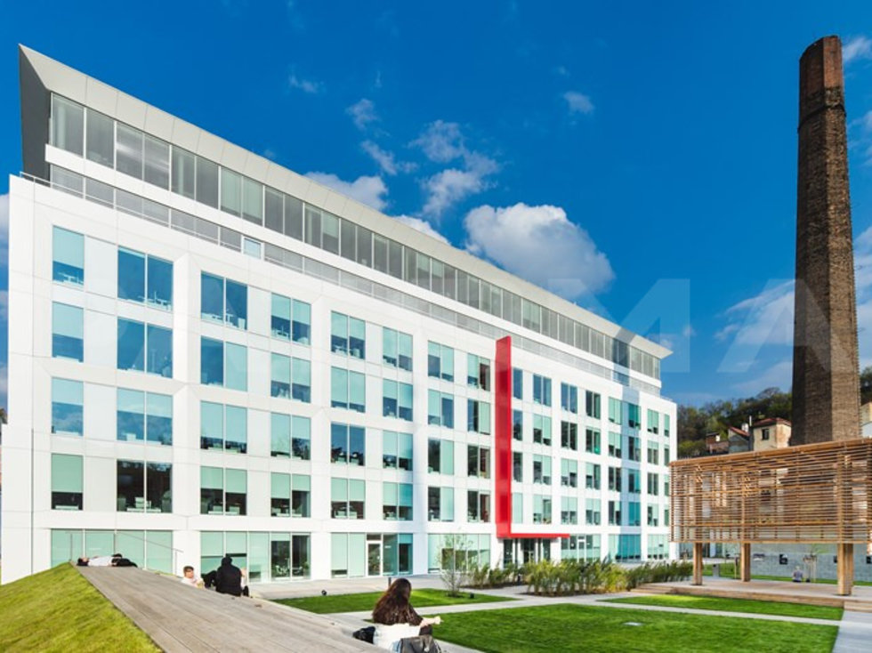 Pronájem kanceláře 570 m², Praha