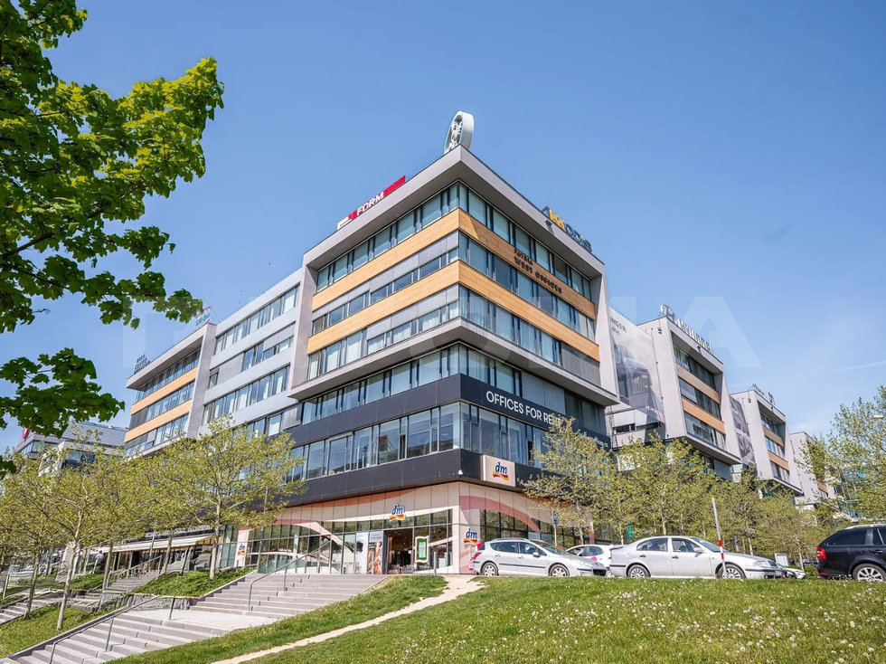 Pronájem obchodu 479 m², Praha