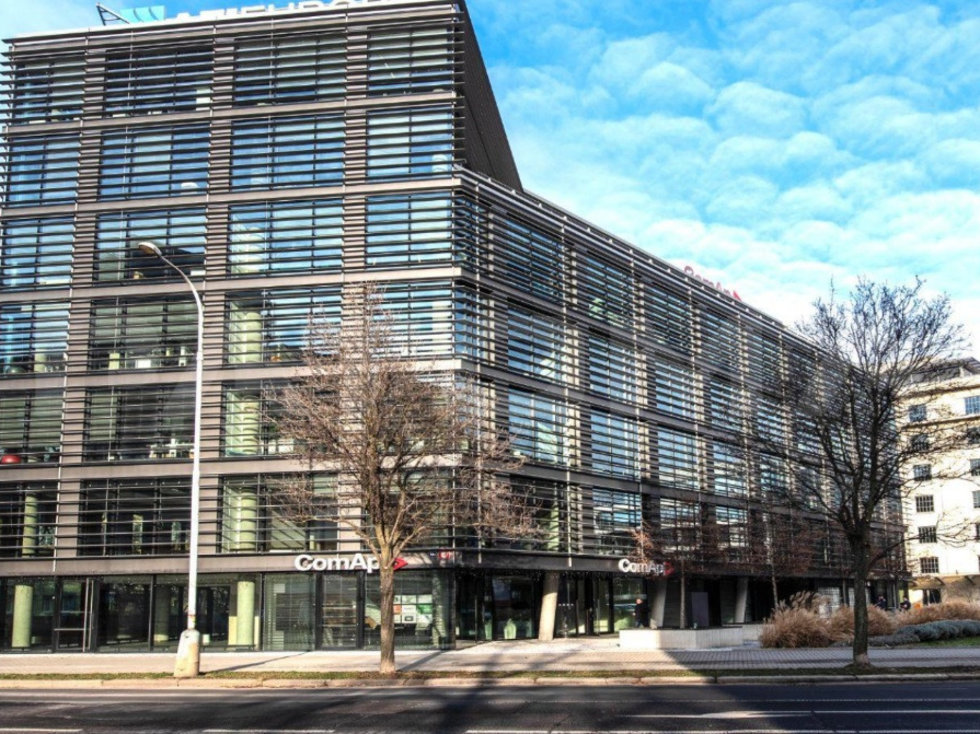 Pronájem kanceláře 558 m², Praha