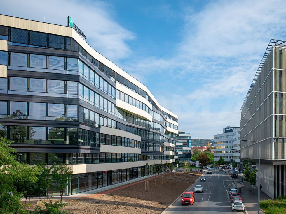 Pronájem kanceláře 868 m², Praha