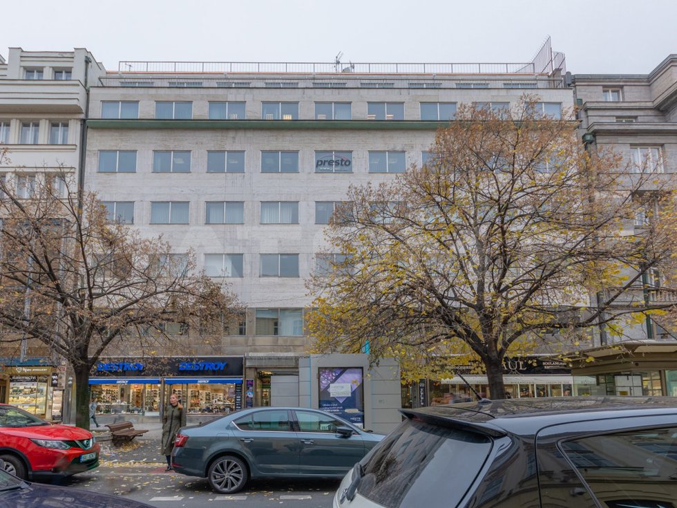 Pronájem kanceláře 141 m², Praha
