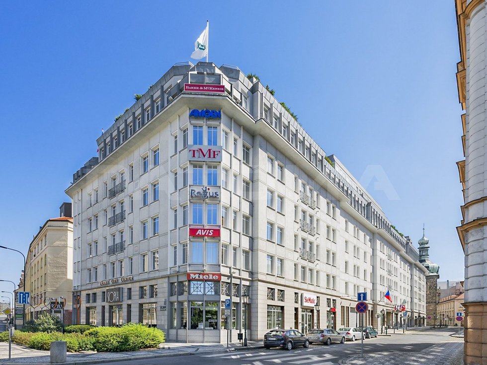 Pronájem kanceláře 281 m², Praha