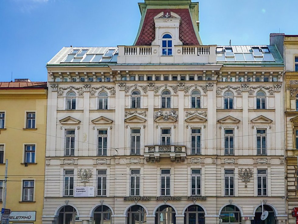 Pronájem kanceláře 391 m², Praha