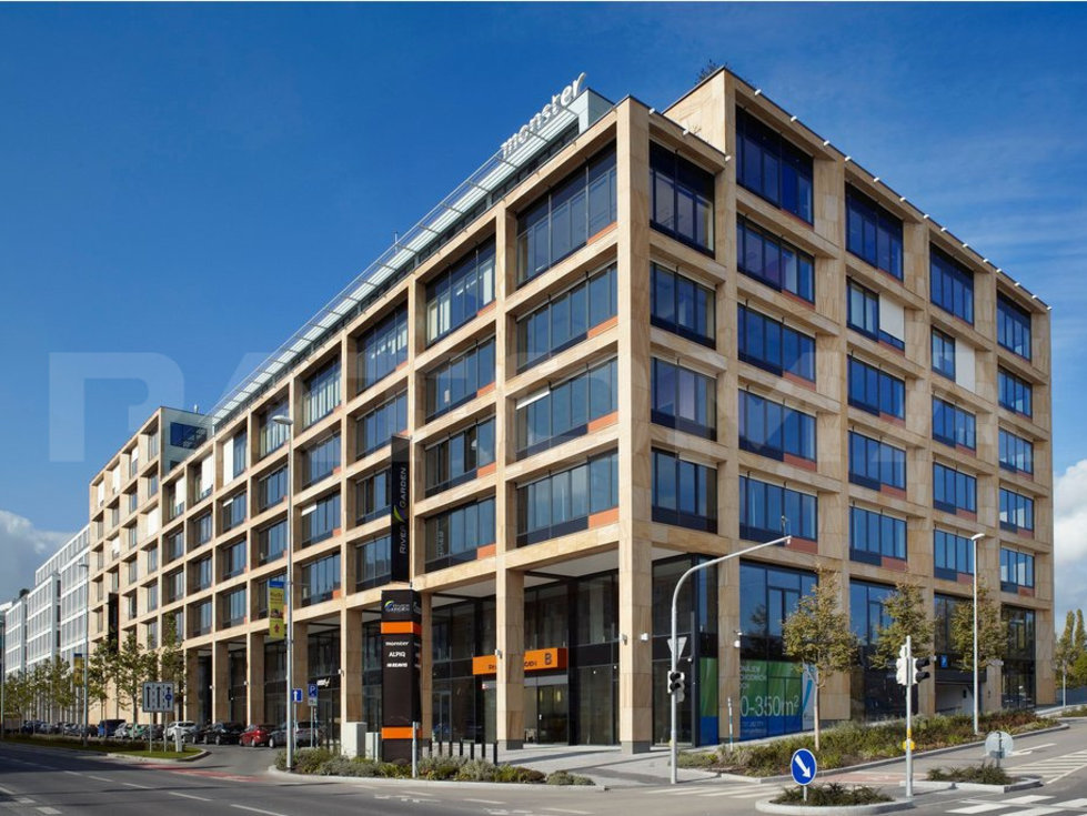 Pronájem kanceláře 1105 m², Praha