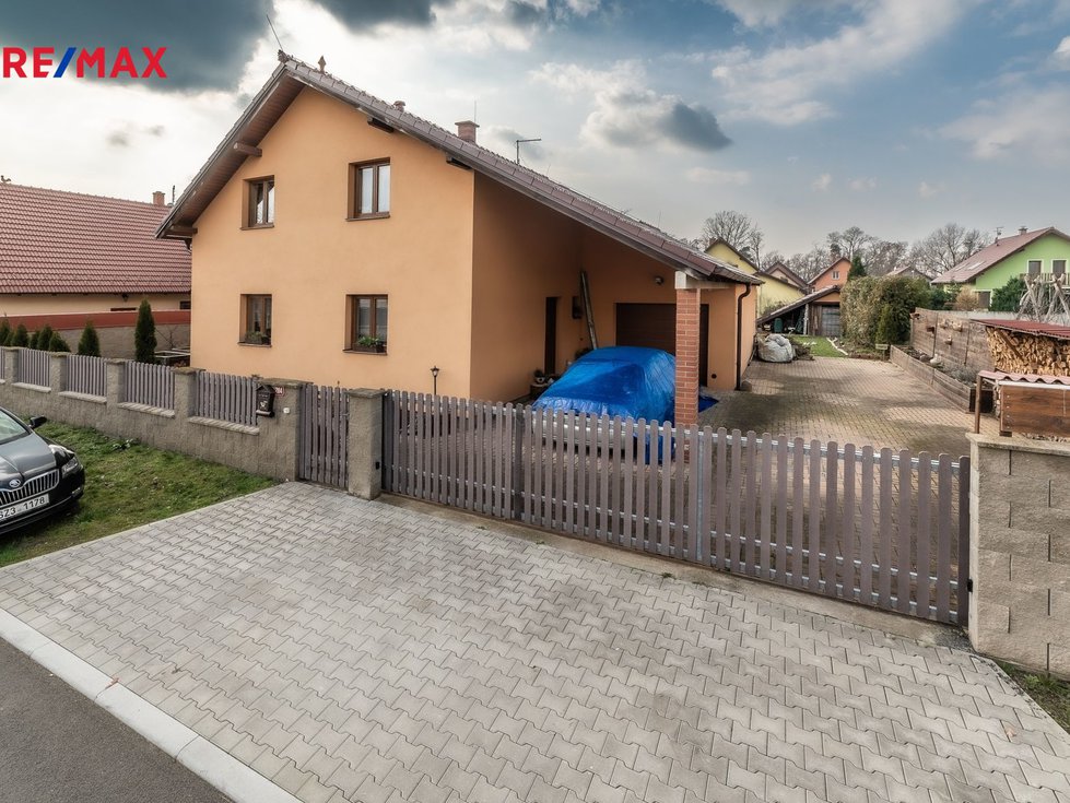 Prodej rodinného domu 199 m², Hořátev