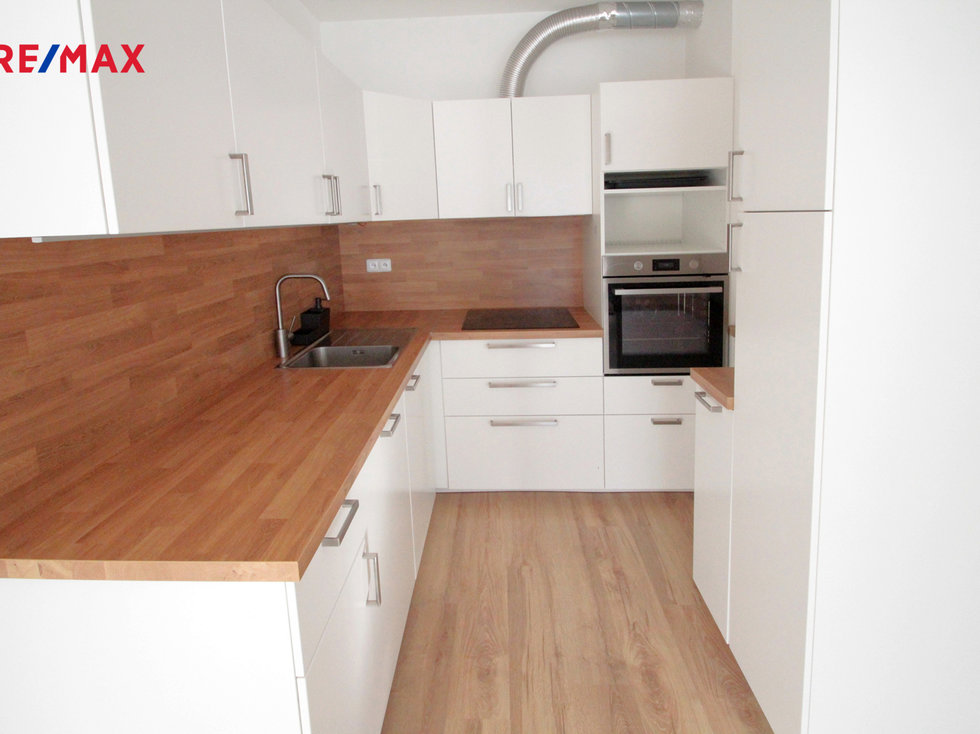 Pronájem bytu 2+kk 55 m², Cerhenice