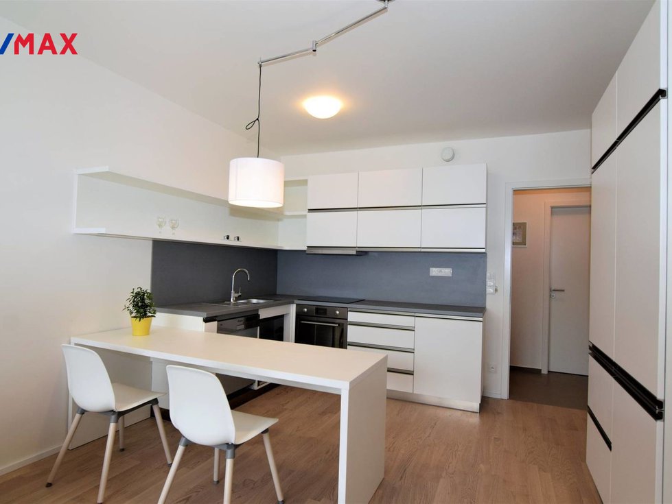 Pronájem bytu 2+kk 64 m², Praha