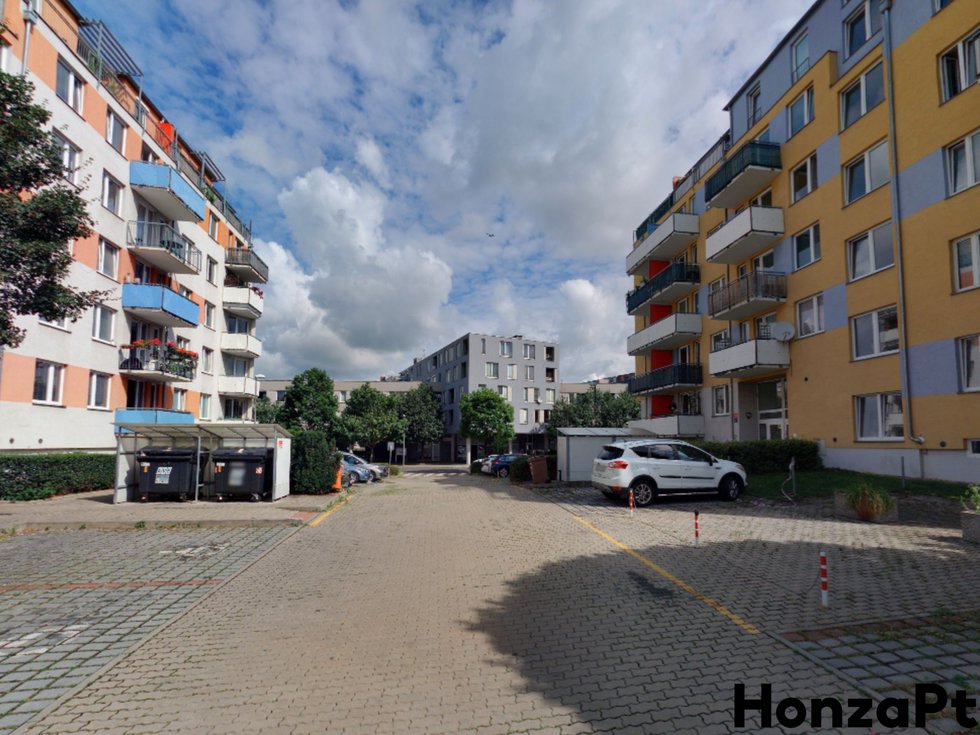 Zlonicka? du?m