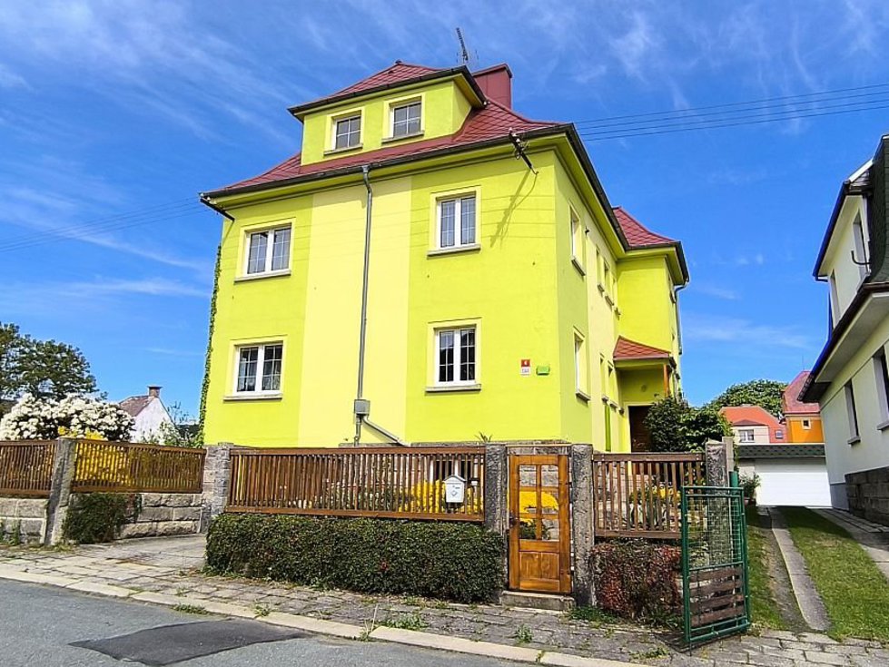 Prodej dvougeneračního domu 330 m², Aš