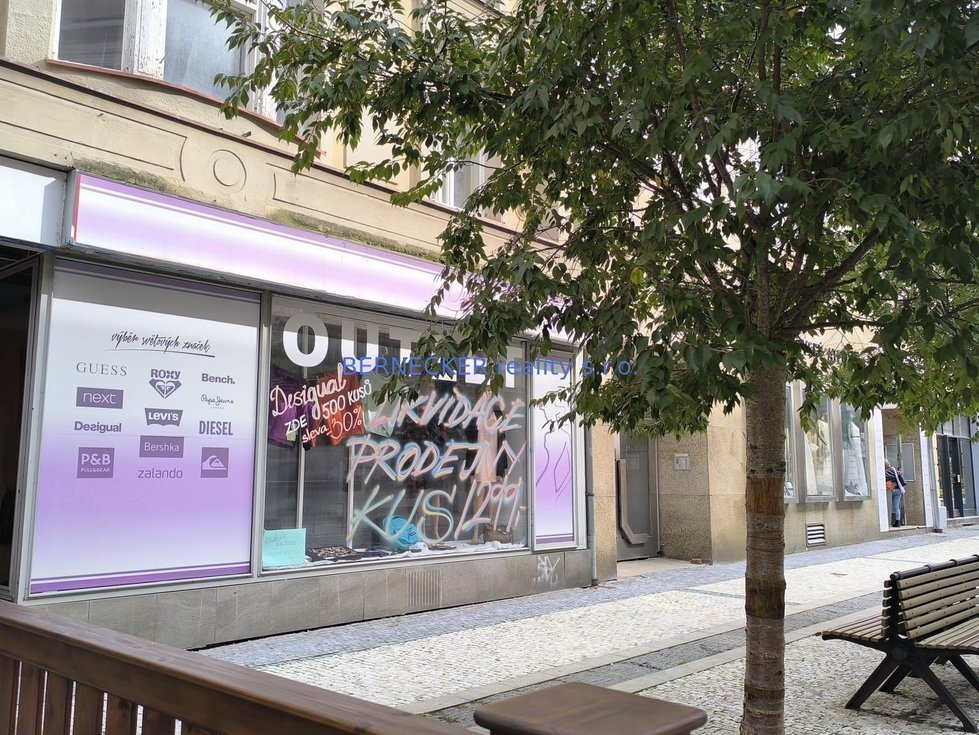 Pronájem obchodu 85 m², Hradec Králové