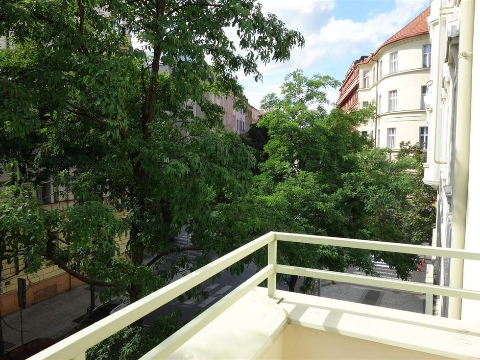 Pronájem bytu 1+kk, garsoniery 30 m², Praha