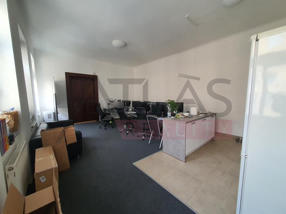 Pronájem kanceláře 71 m², Praha