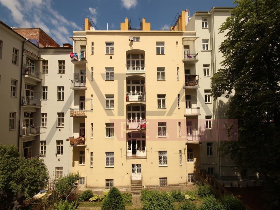 Pronájem bytu 3+1 100 m², Praha