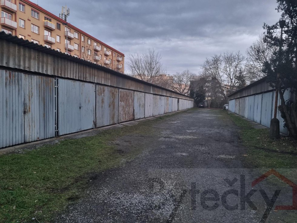 Pronájem parkovacího místa 20 m², Praha