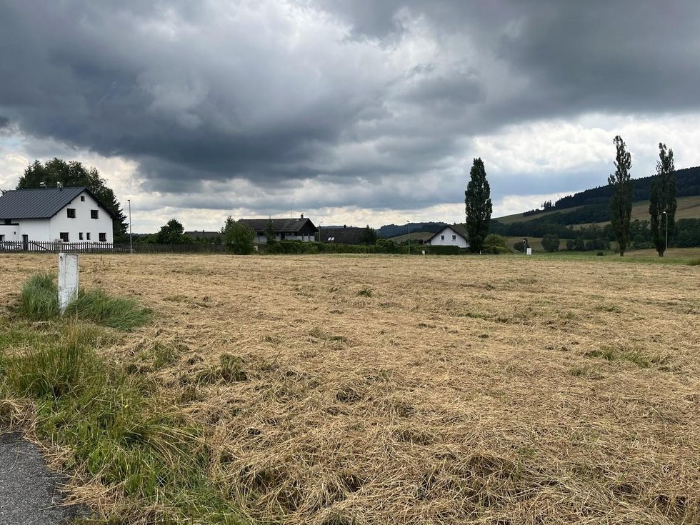 Prodej stavební parcely 1500 m², Jeřmanice