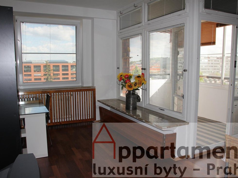 Pronájem bytu 2+kk 56 m², Praha