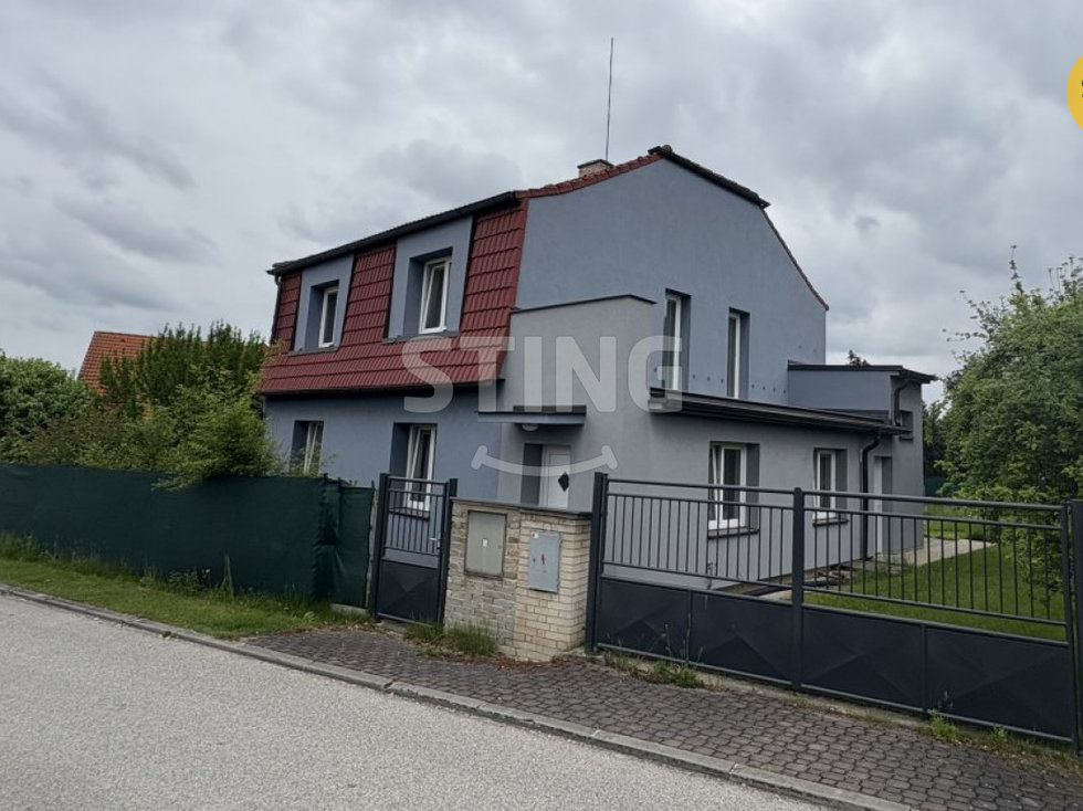 Prodej vily 200 m², Včelná